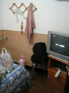北京郊外通州住宅街の安宿の部屋①