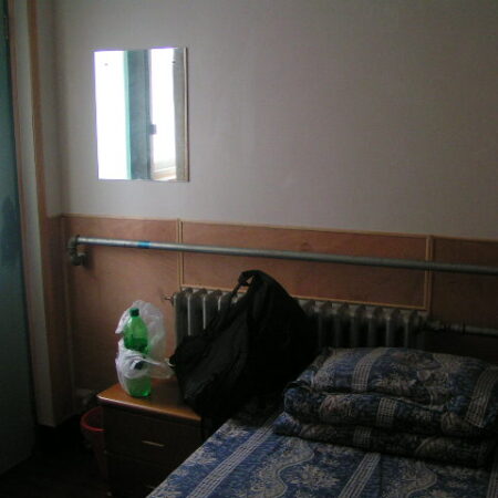 北京郊外通州住宅街の安宿の部屋②